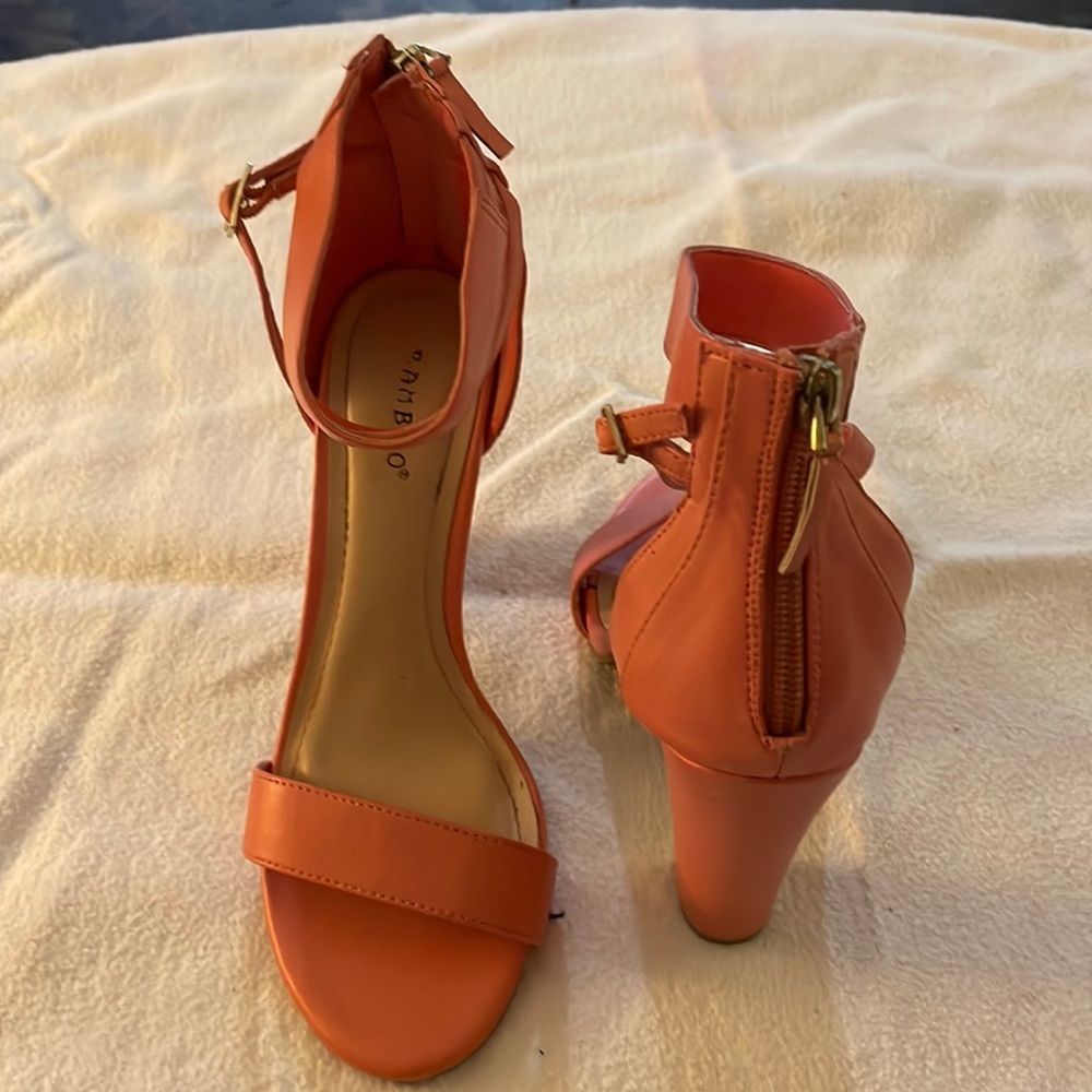 Ladies salmon high heels size 8Bamboo